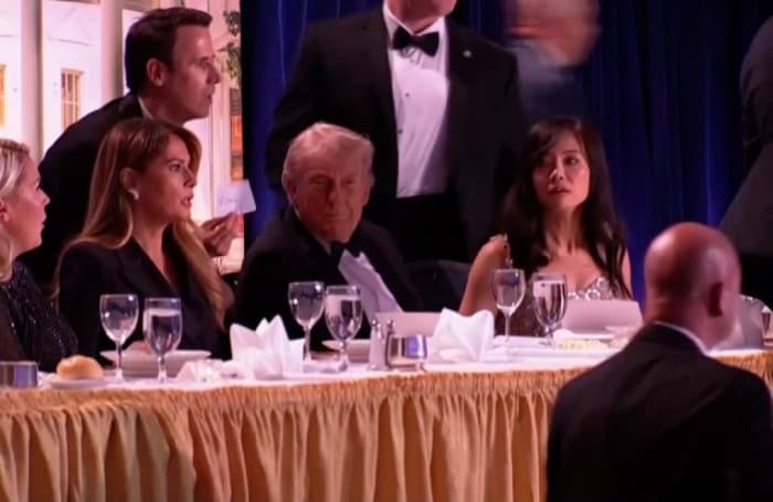 Trump Dievakuasi dari Jamuan Makan Malam Kepresidenan